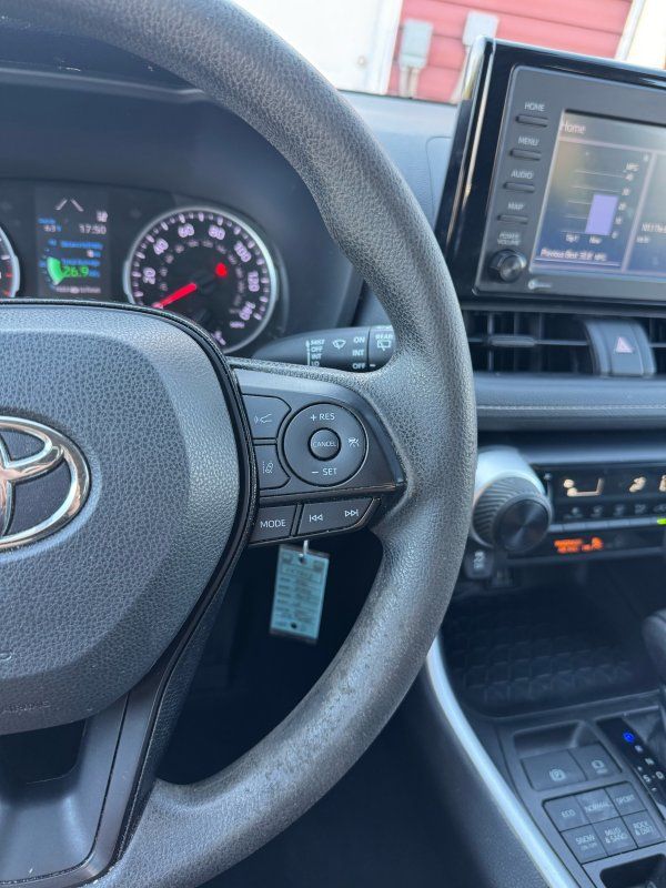 2021 Toyota RAV4 LE photo 15