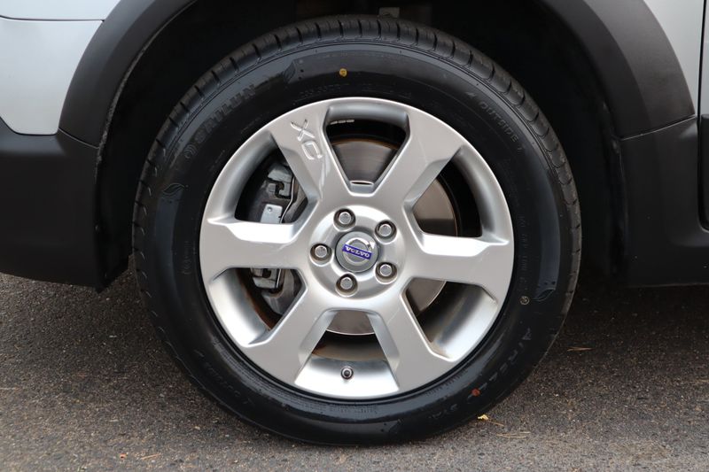 2010 Volvo XC70 3.2 | Victory Motors of Colorado