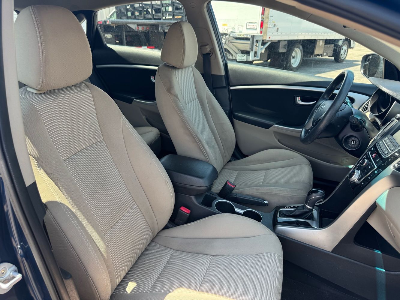 2016 Hyundai Elantra GT Base photo 57