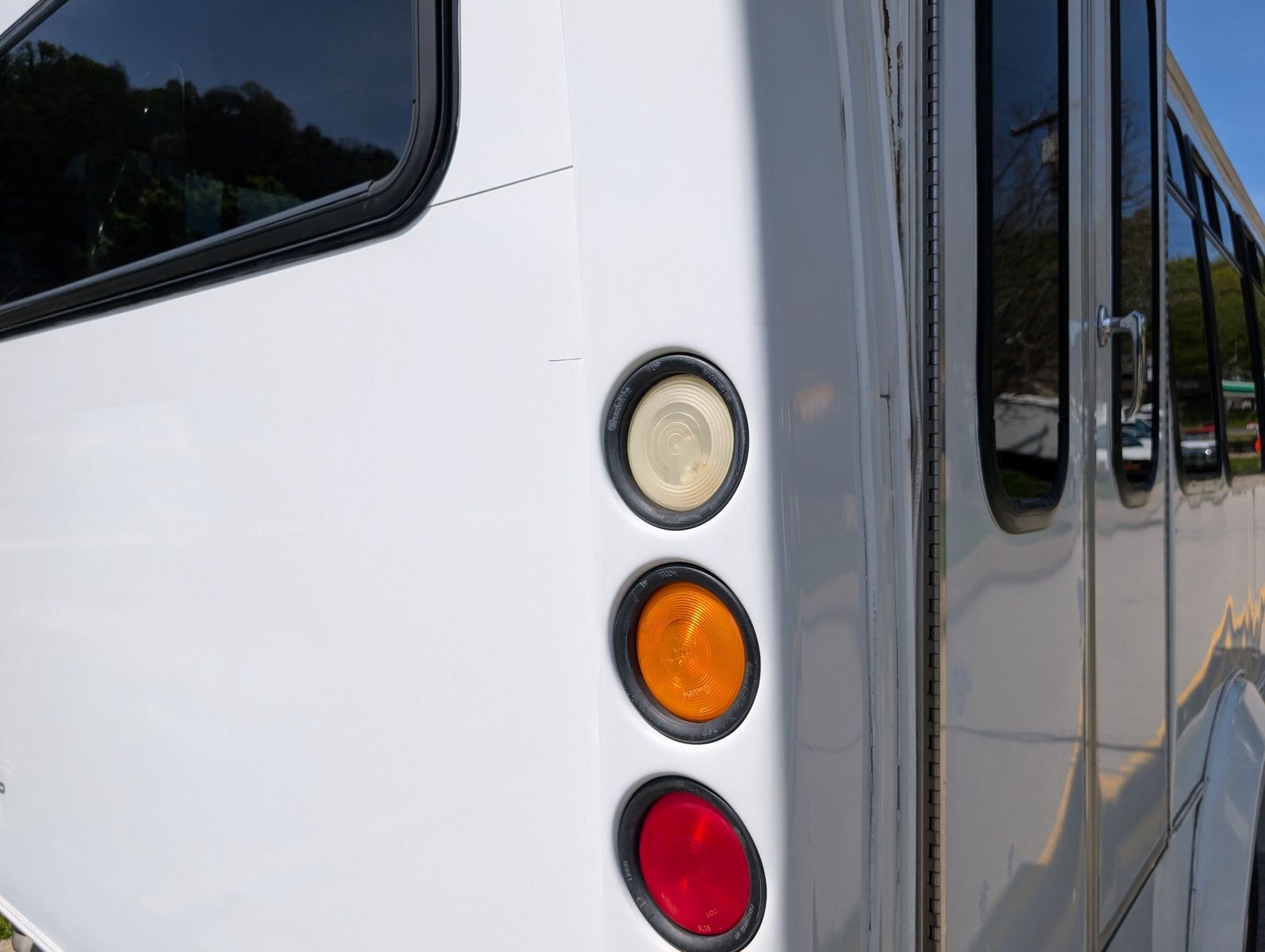 2007 Ford E-450 Cutaway 164