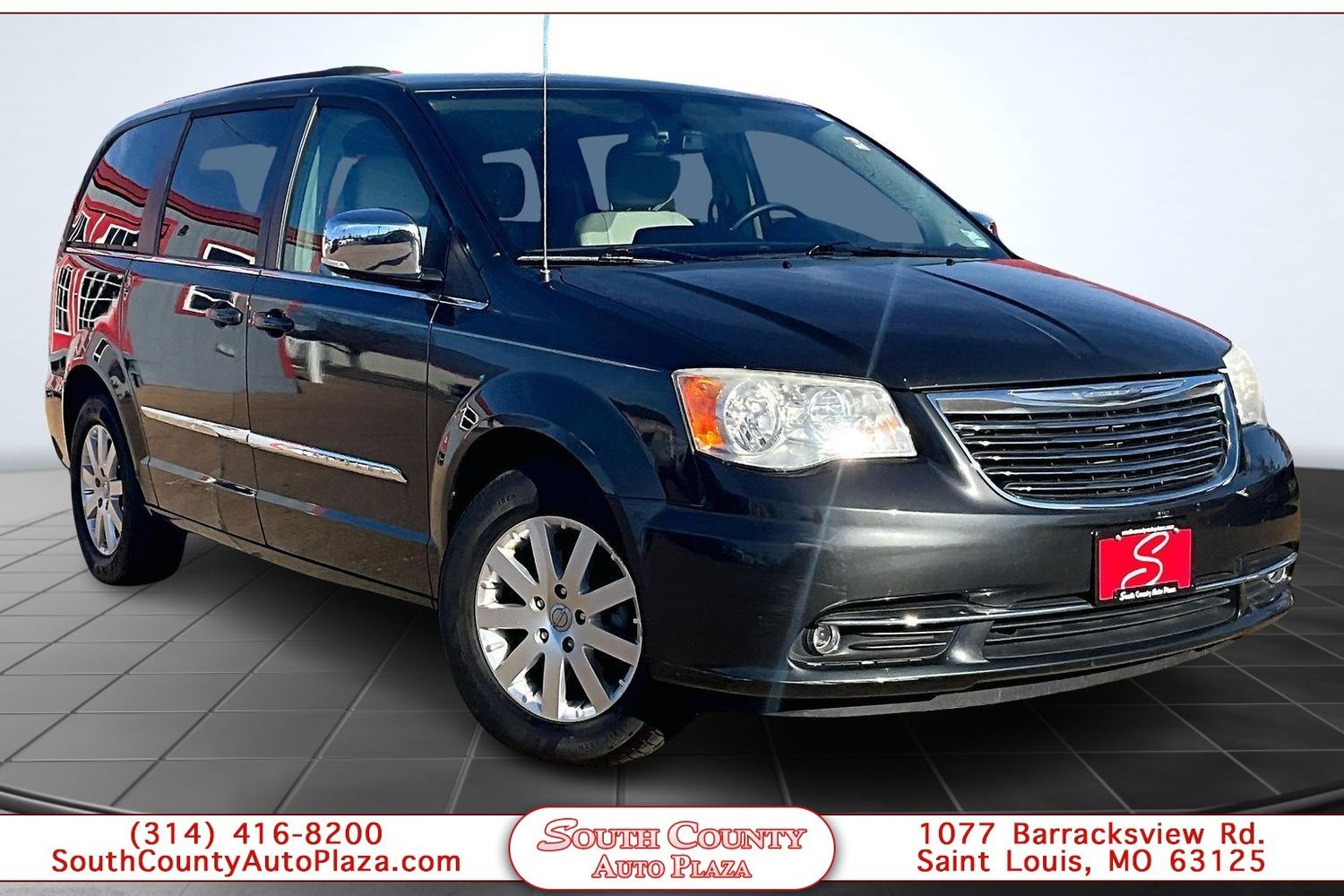 2011 Chrysler Town & Country Touring-L's photo
