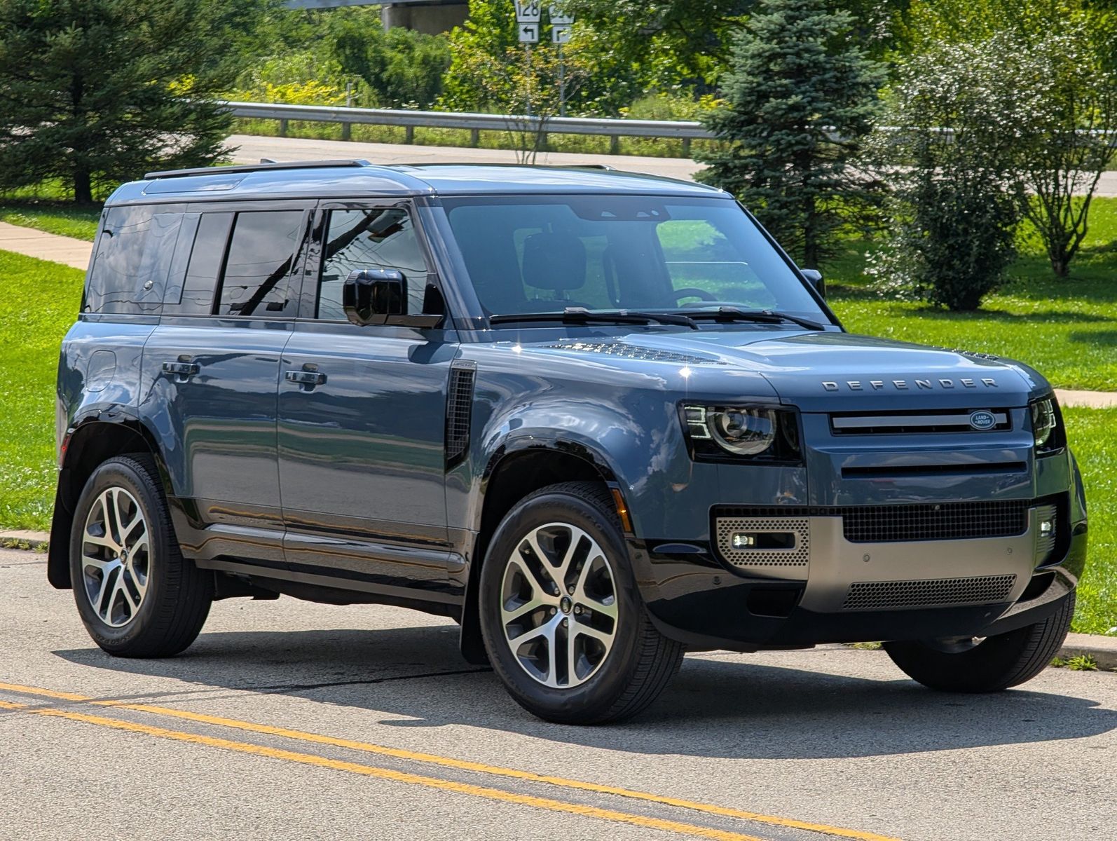 2024 Land Rover Defender 94