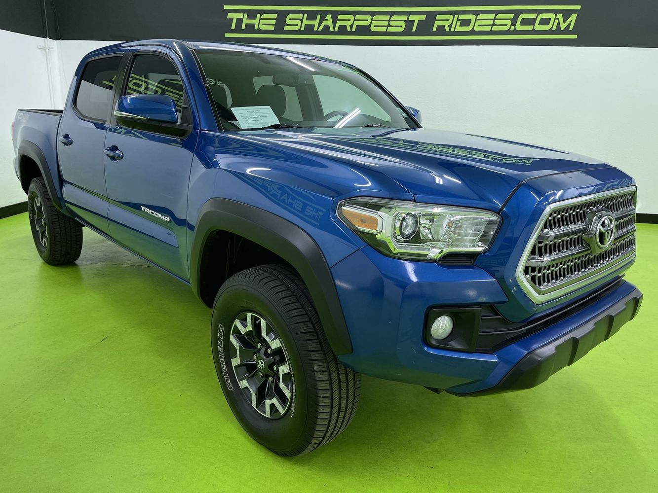 2016 Toyota Tacoma TRD Off-Road photo 2