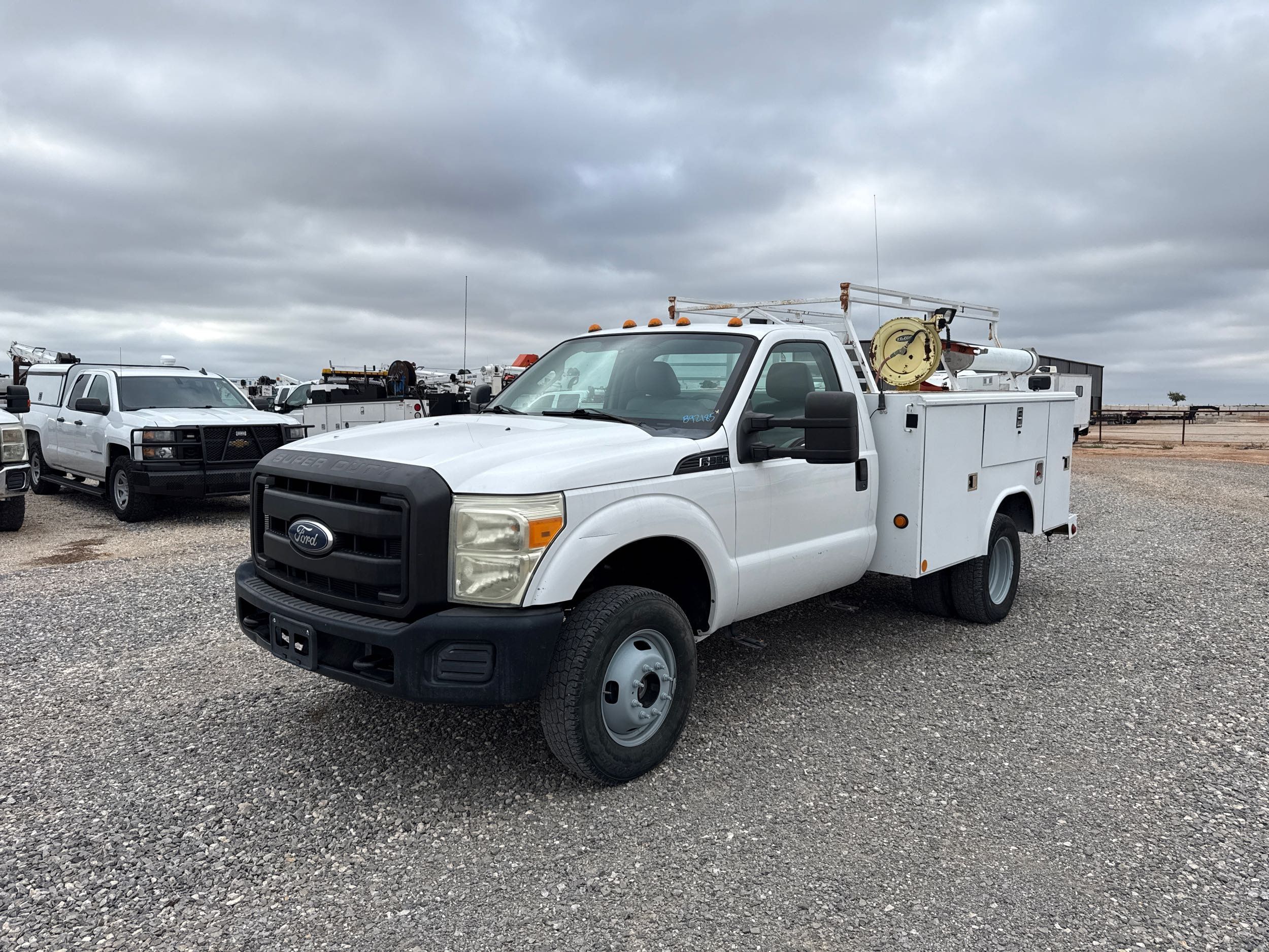 2011 Ford F-350 Super Duty Chassis Cab's photo
