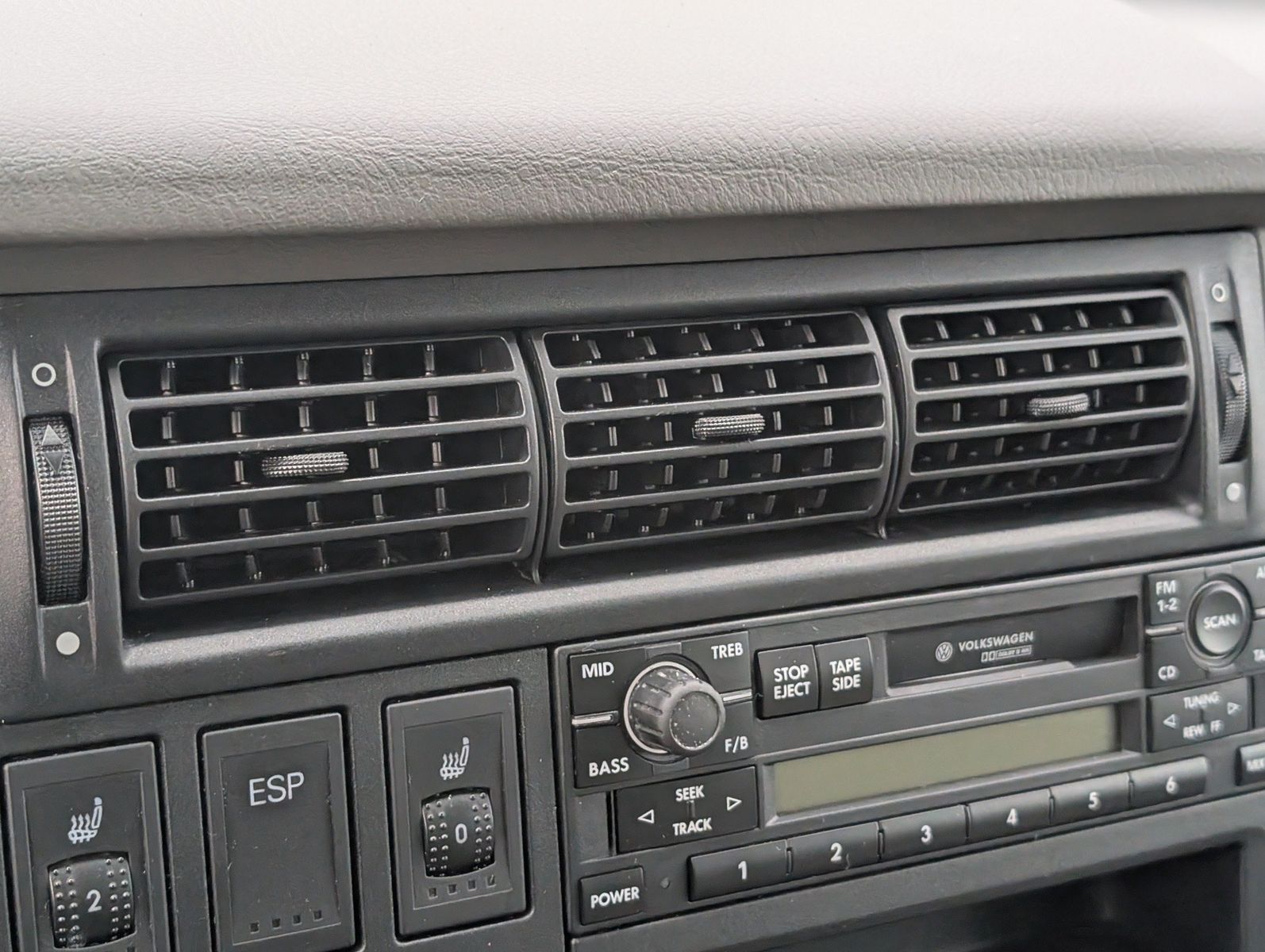 2003 Volkswagen EuroVan 93