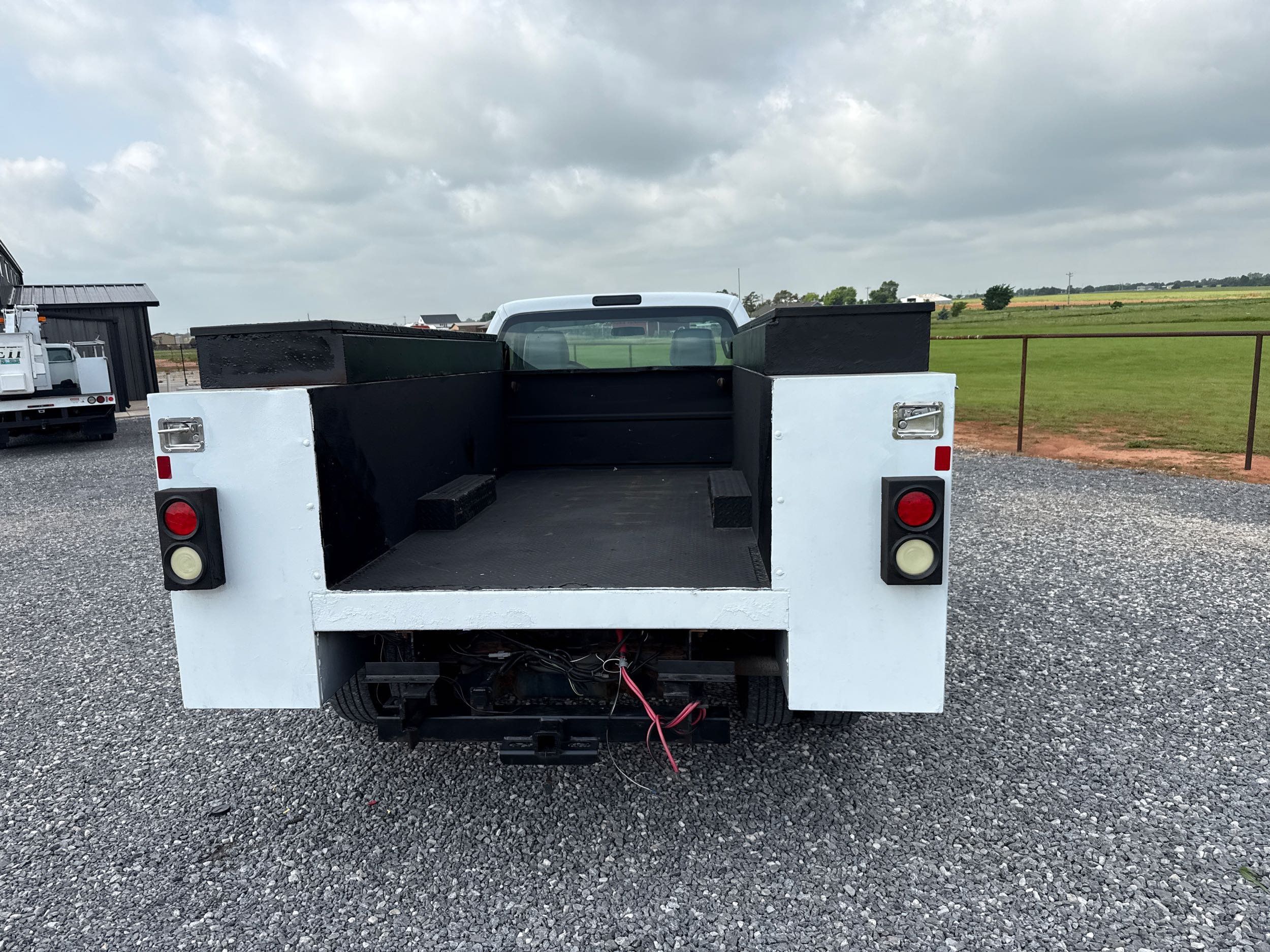 2016 Ford F-350 Super Duty Chassis Cab XL