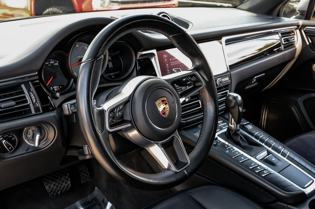 2021 Porsche Macan S - Photo 14