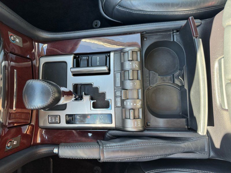 2013 Lexus LX 570 Luxury photo 20