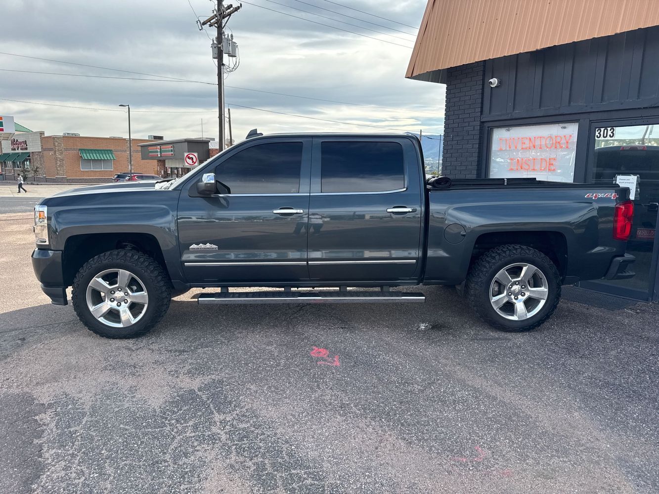 2017 Chevrolet Silverado 1500 High Country photo 3