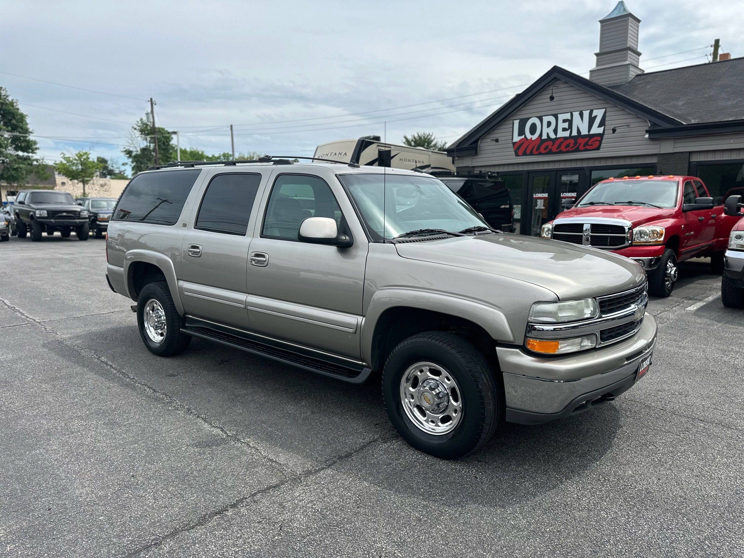 2003 Chevrolet Suburban 4WD 2500 Series LS's photo
