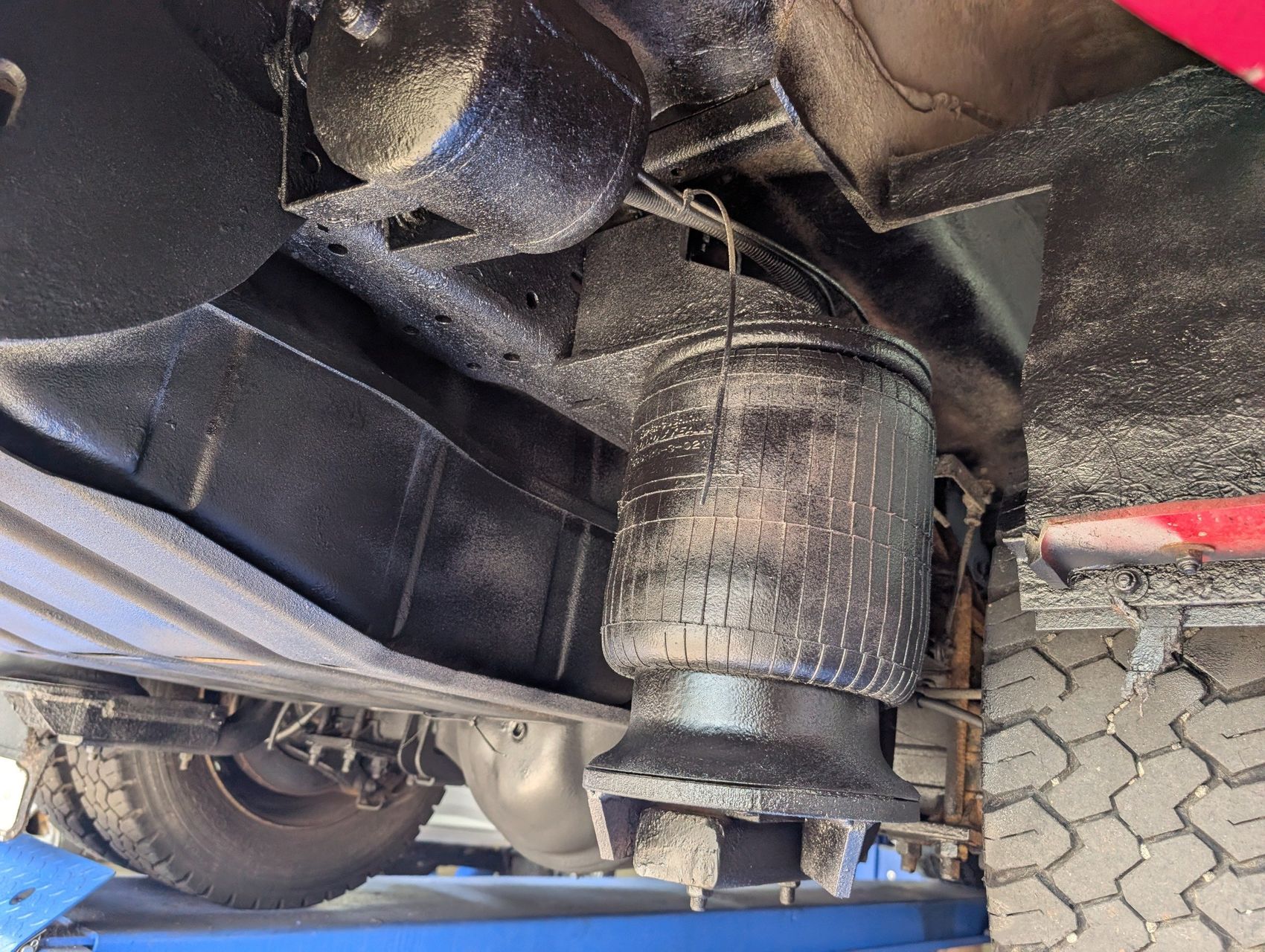 2001 Ford F-550 251