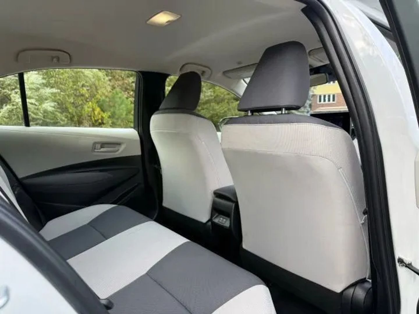 2023 Toyota Corolla LE - Photo 25
