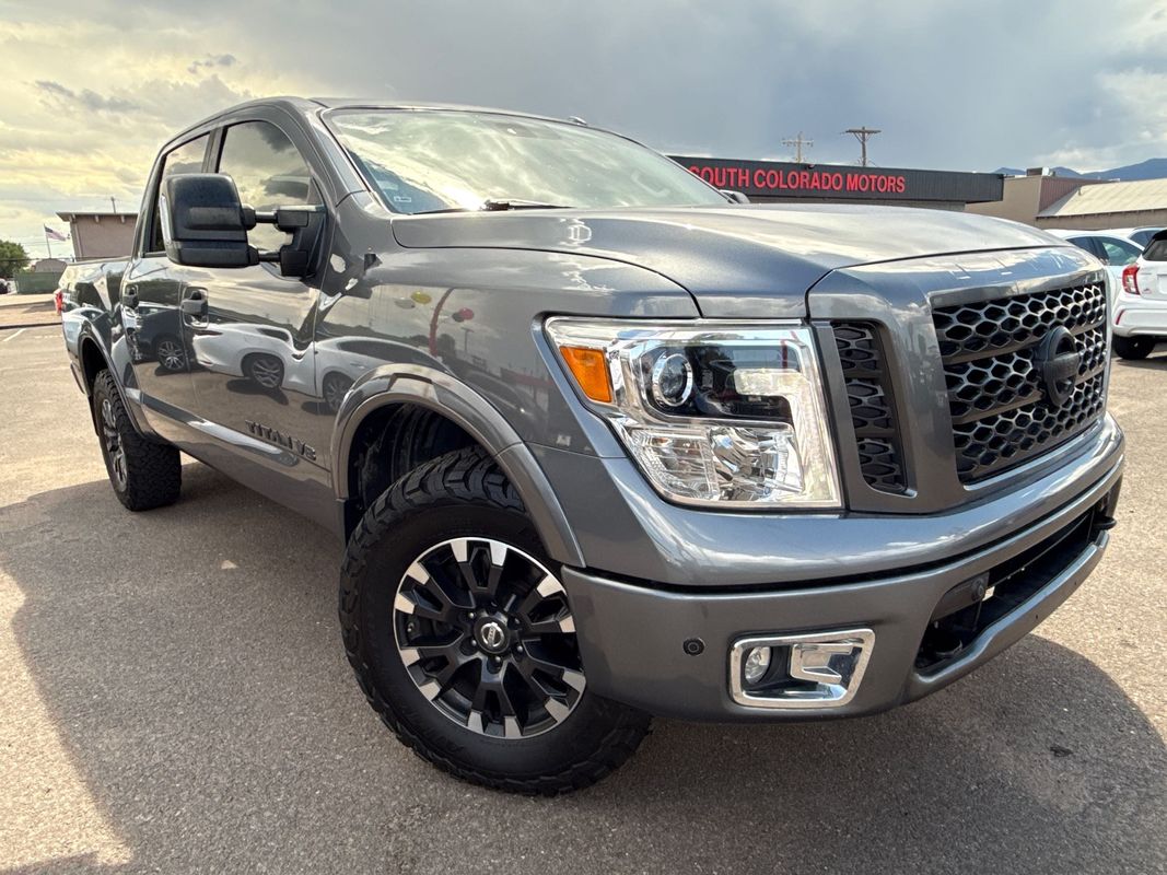 2019 Nissan Titan PRO-4X Crew Cab 4WD