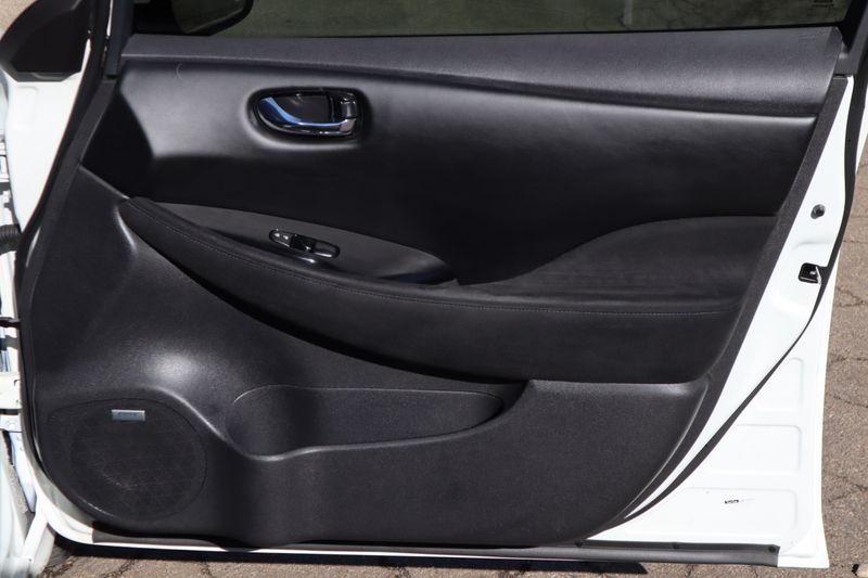 2015 Nissan LEAF SV | Victory Motors of Colorado