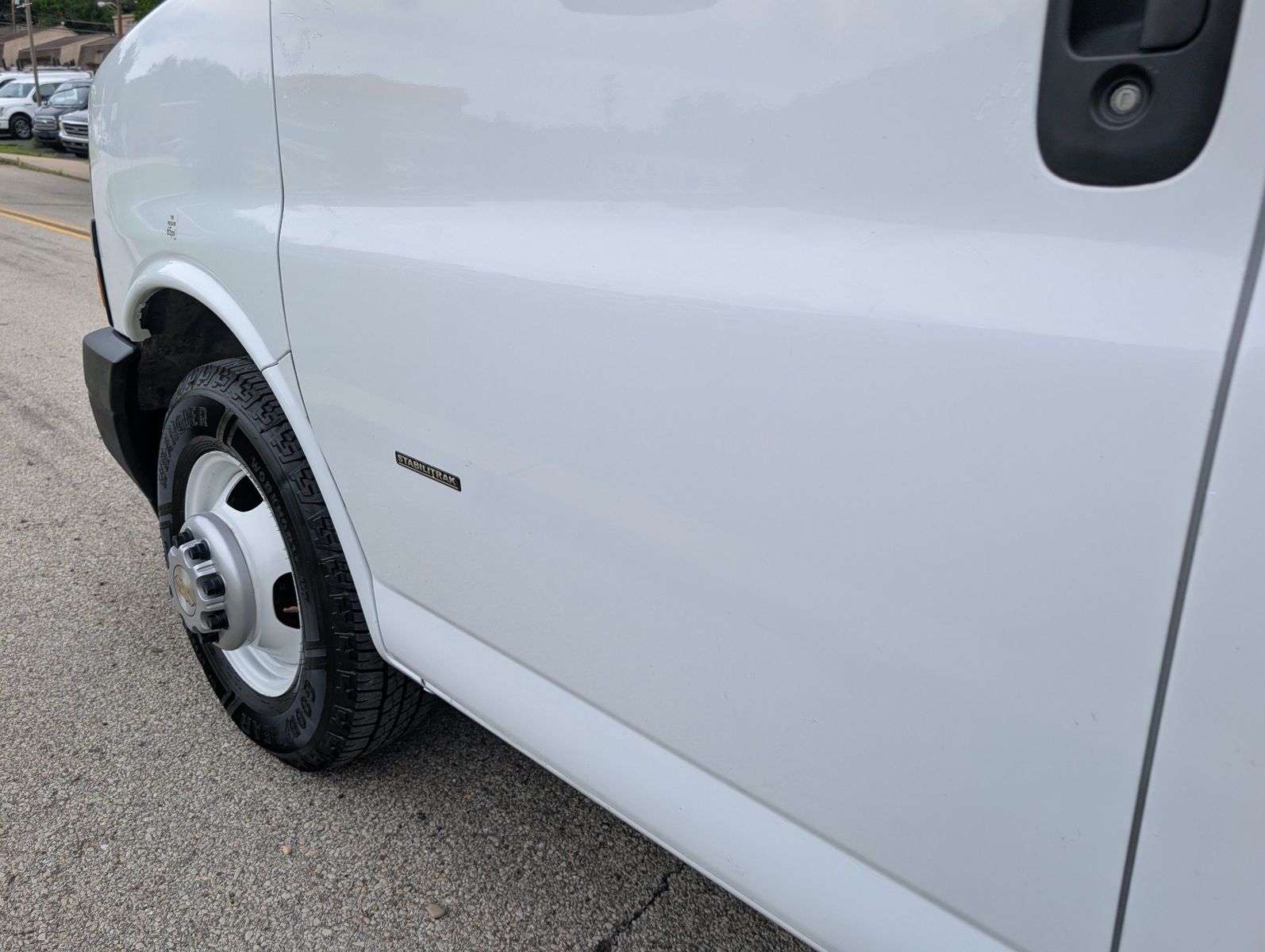 2024 Chevrolet Express Cutaway 216