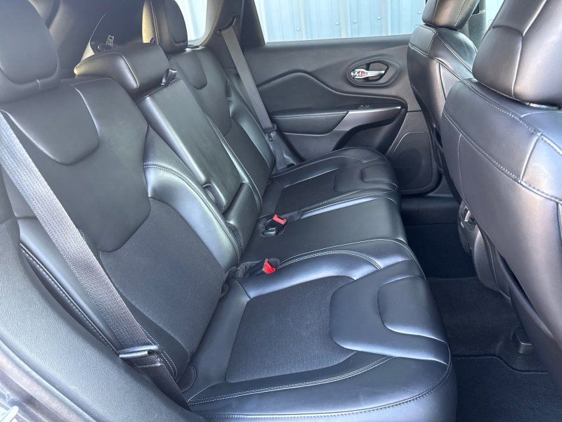 2021 Jeep Cherokee Latitude photo 27