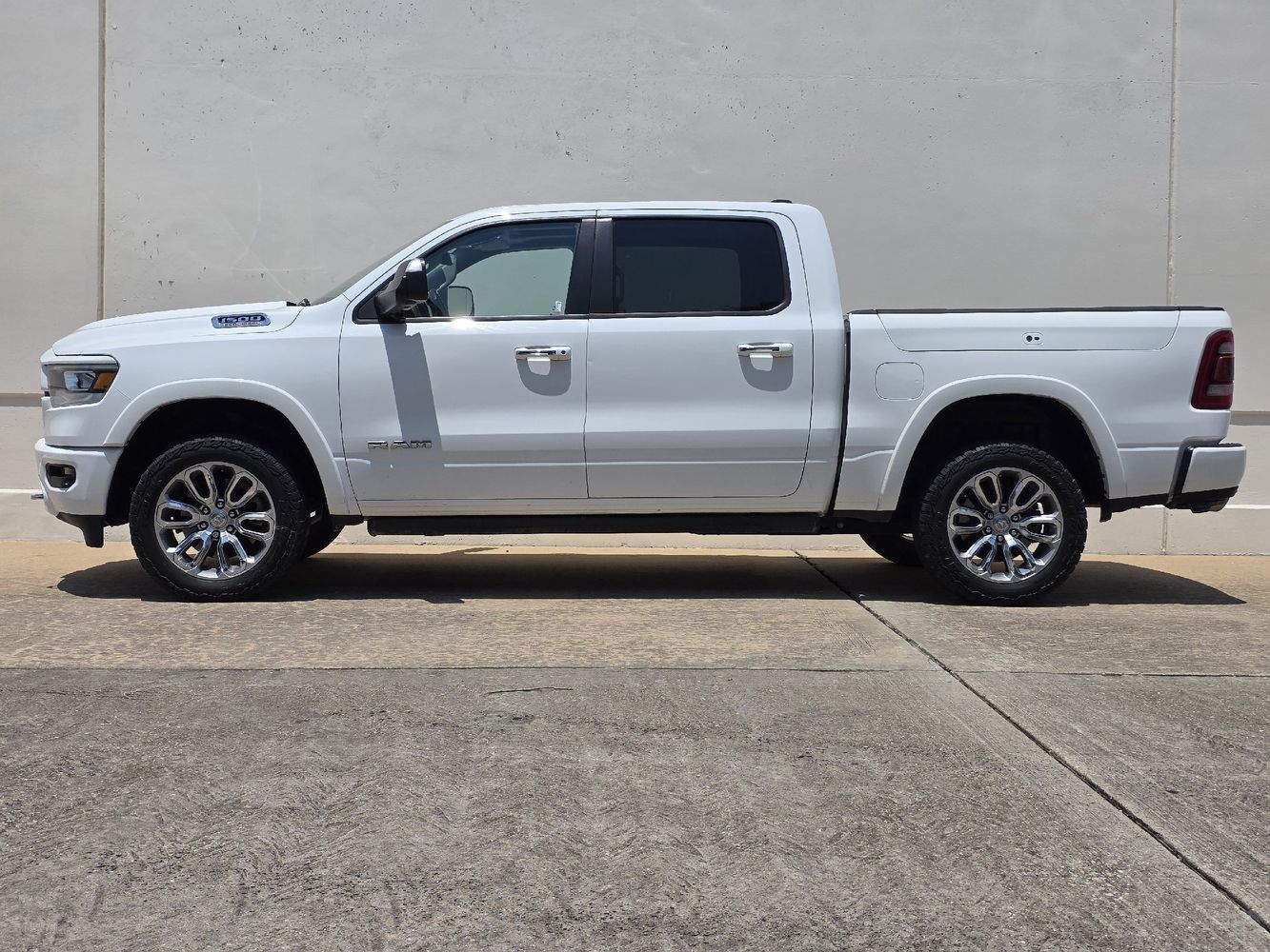 2022 Ram 1500 Laramie photo 2