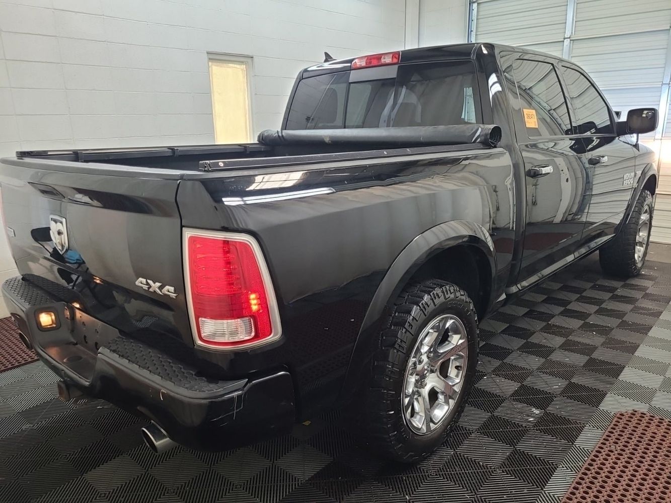 2015 Ram 1500 Laramie photo 2