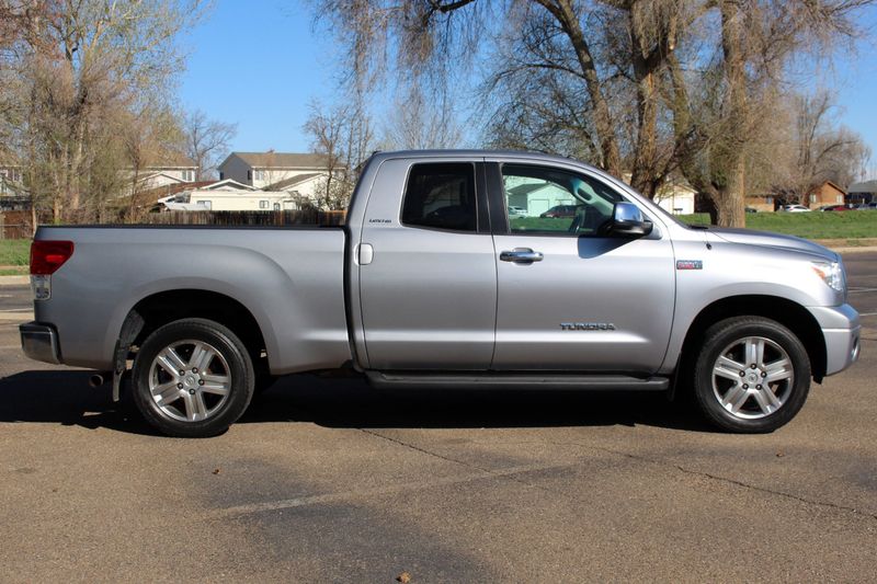 ●【訳アリ】　Tundra　他言語　１枚 2010 Toyota Tundra Limited | Victory Motors of Colorado