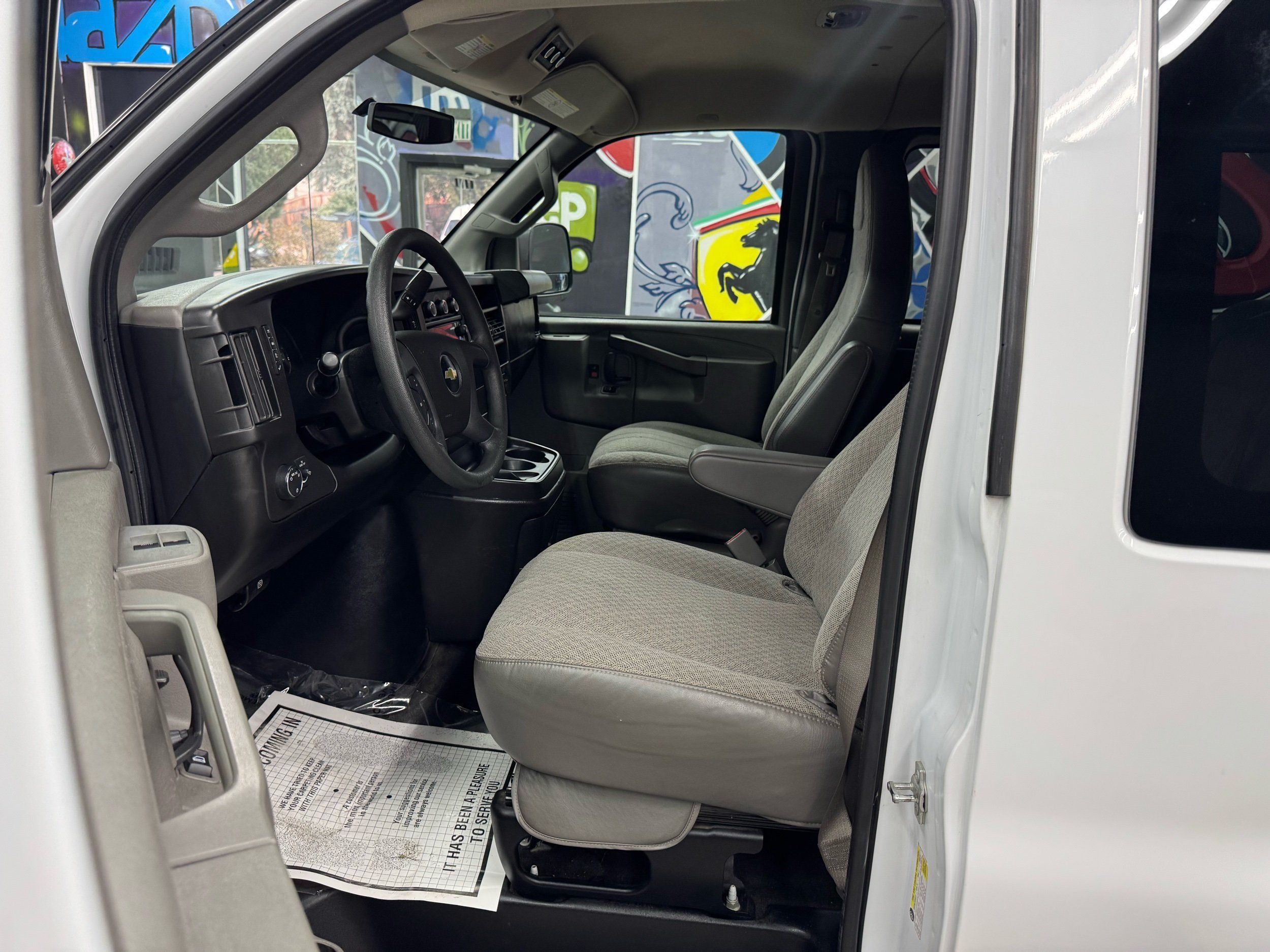 2017 Chevrolet Express Passenger LS - Photo 10