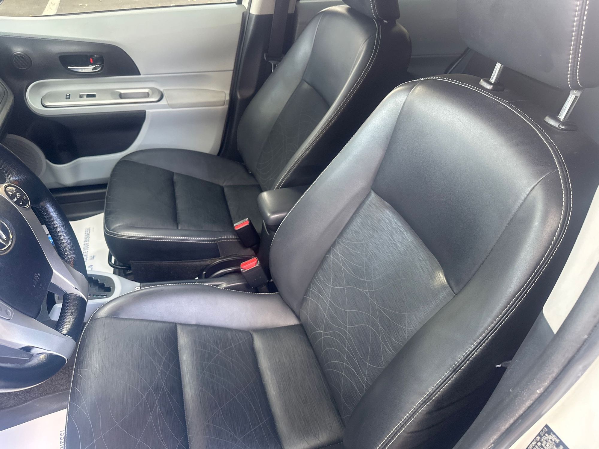 2013 Toyota Prius C Four photo 12