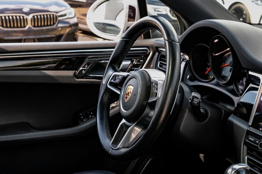 2021 Porsche Macan S - Photo 13