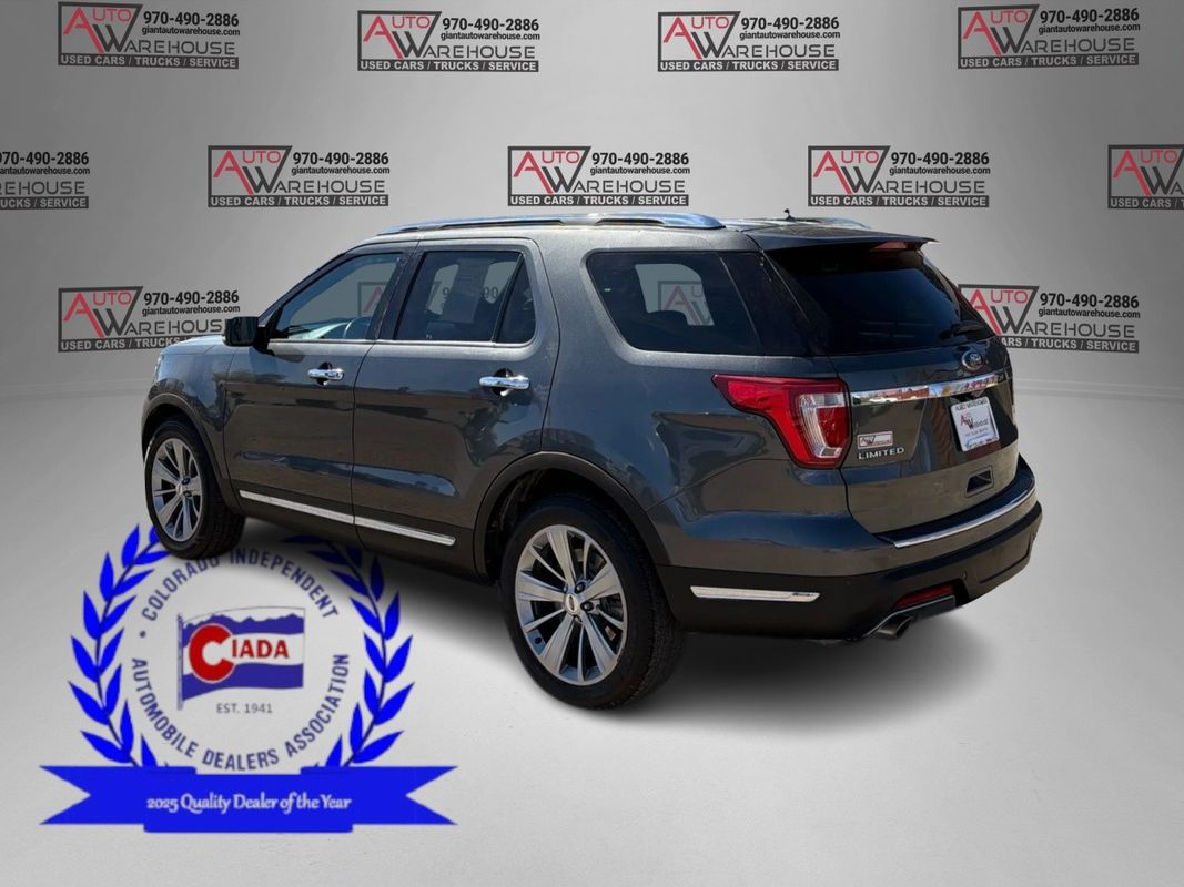 View vehicle photo 6