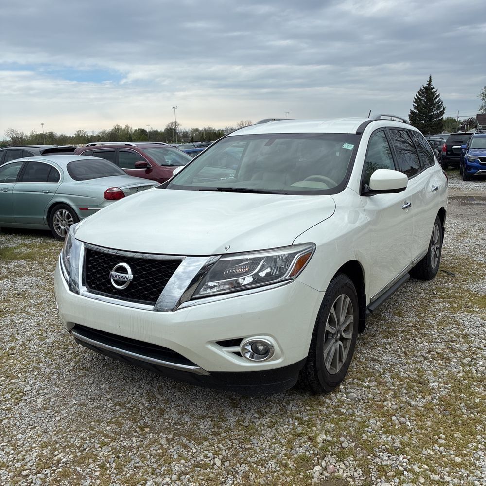 2015 Nissan Pathfinder SL 4WD's photo