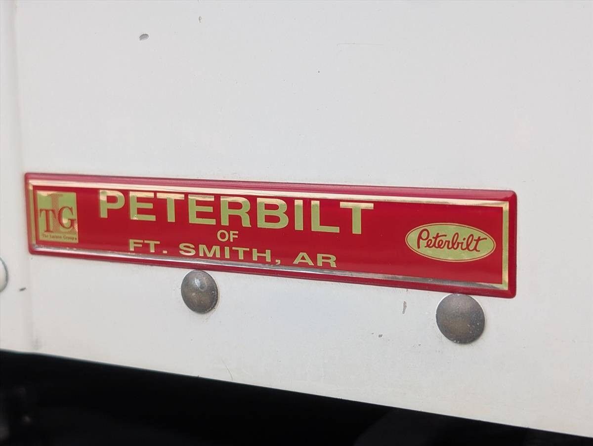 2007 Peterbilt 335 35