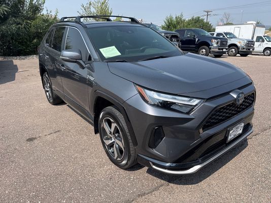 2023 Toyota RAV4 SE's photo