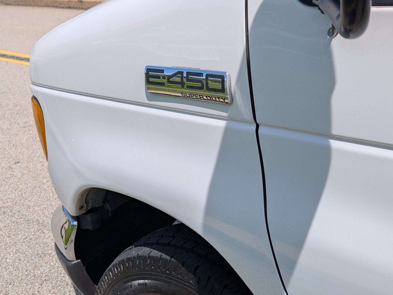 2007 Ford E-450 Cutaway 188