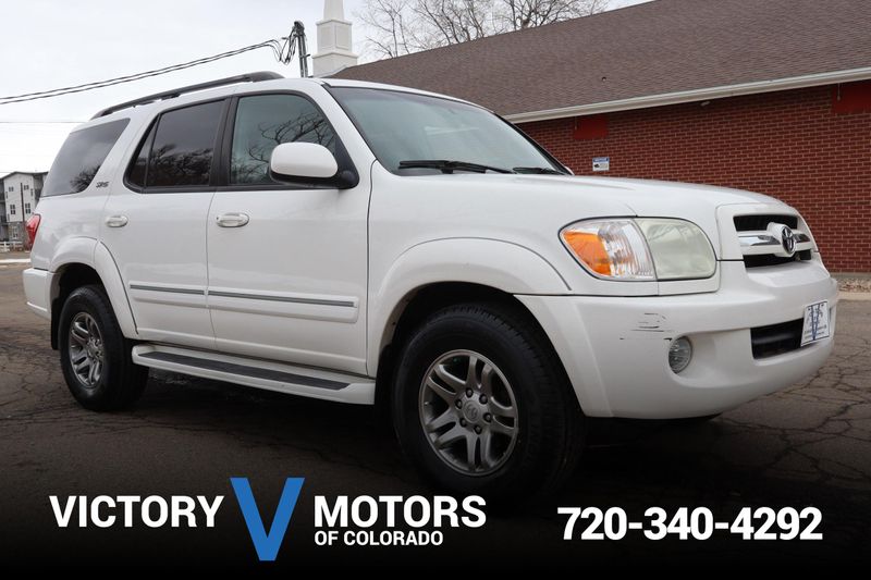 2005 Toyota Sequoia Photos