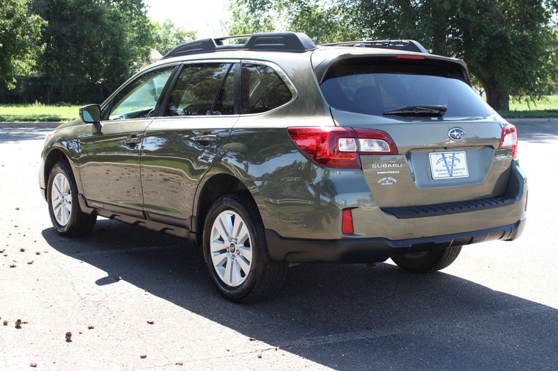 2015 Subaru Outback 2.5i Premium | Victory Motors of Colorado