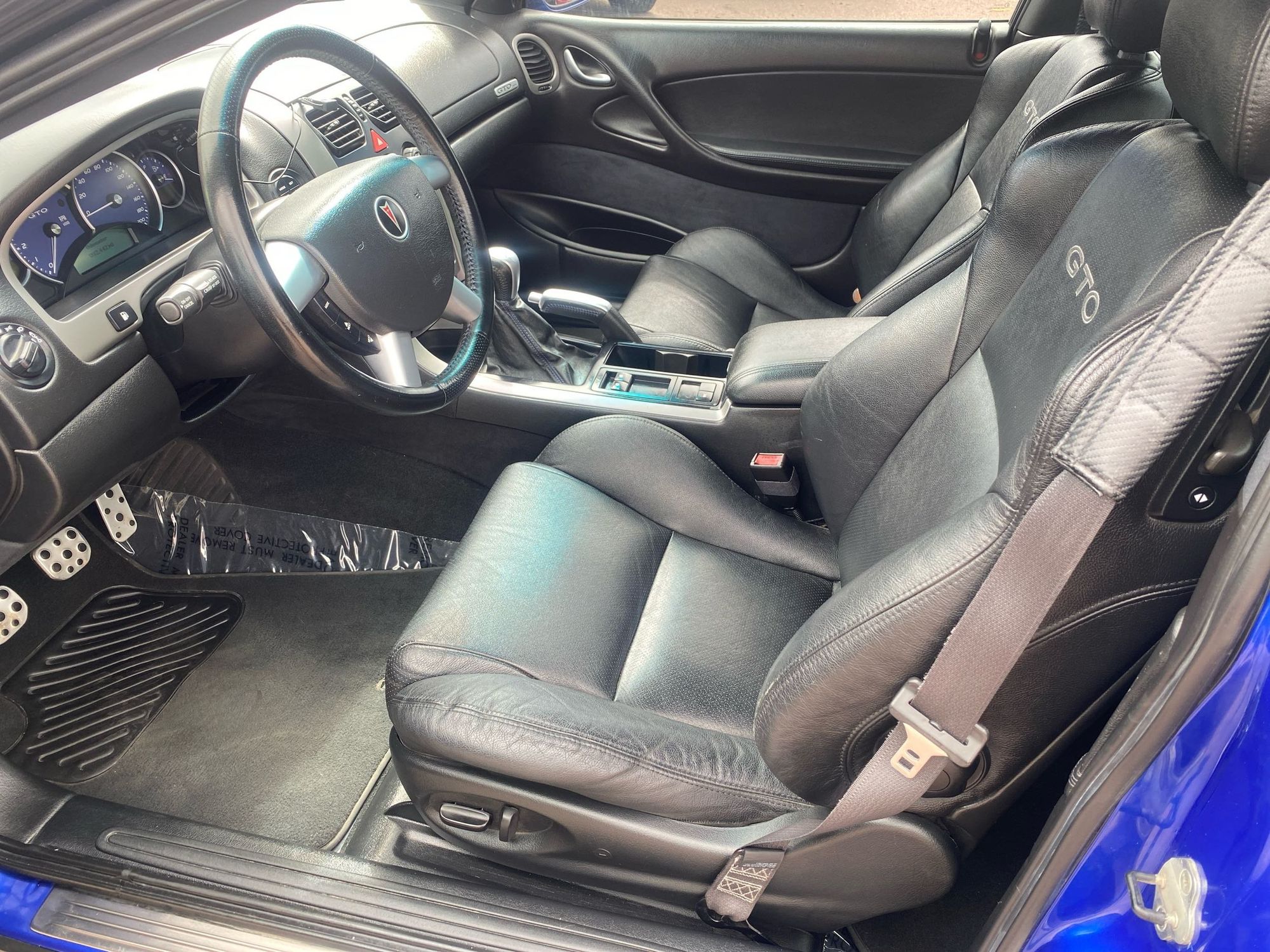 2005 Pontiac GTO photo 23