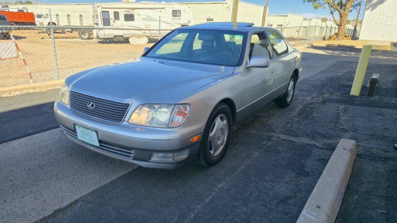 2000 Lexus LS 400 RWD