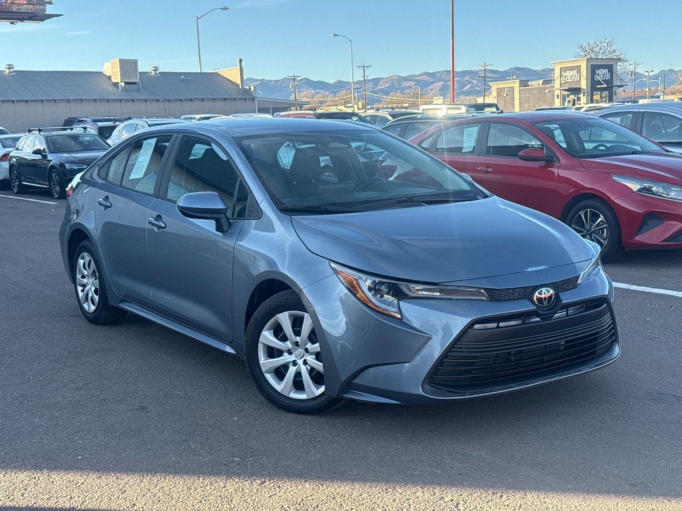 2023 Toyota Corolla LE's photo