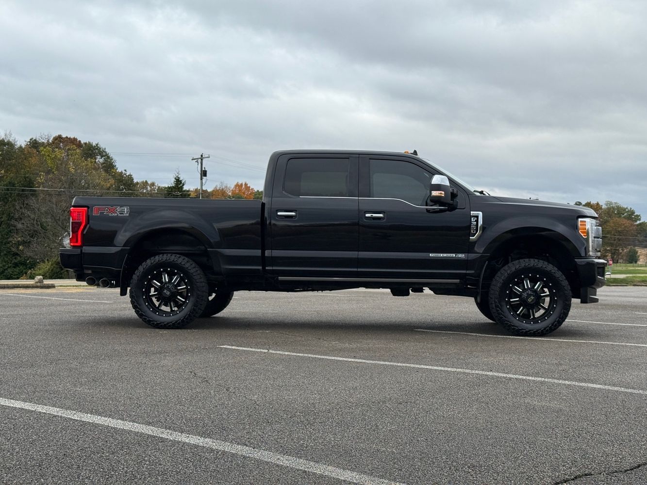 2019 Ford F-350 Platinum photo 4
