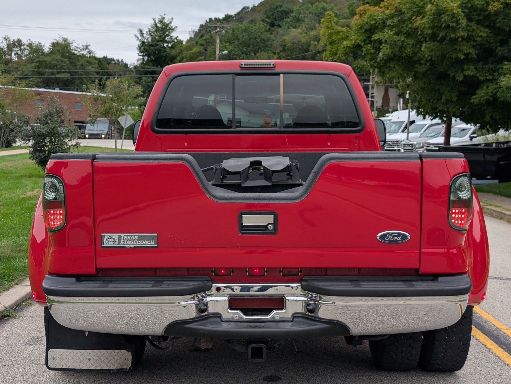 2001 Ford F-550 42