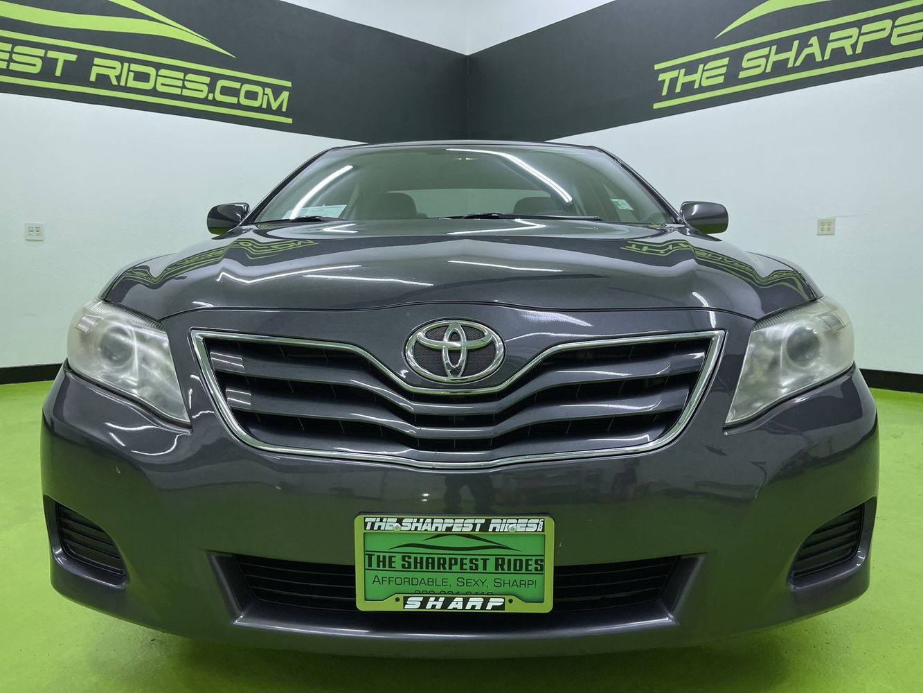 2011 Toyota Camry SE photo 3