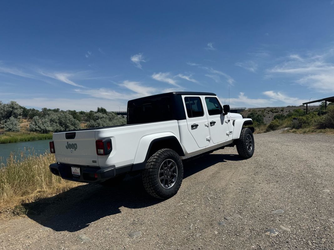 2023 Jeep Gladiator Overland - Photo 53