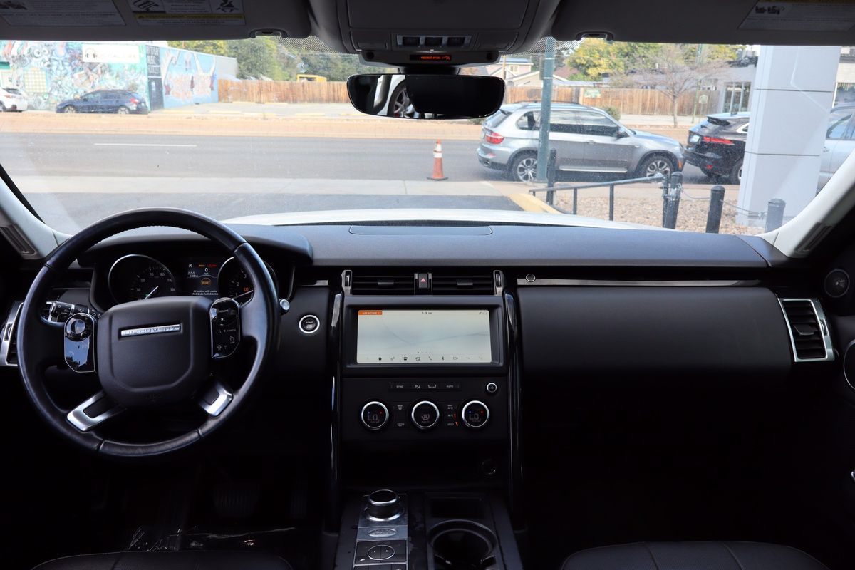 2020 Land Rover Discovery SE