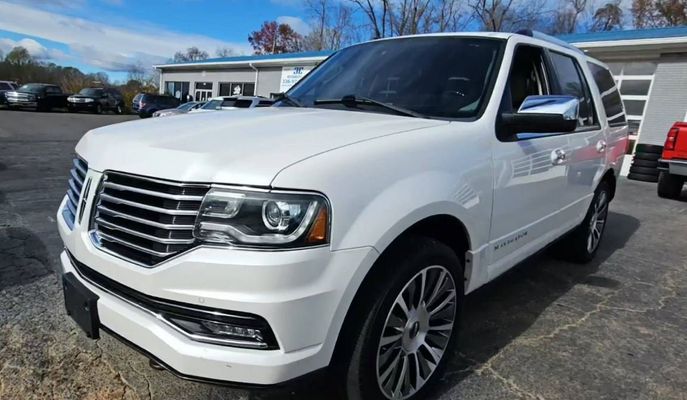 Lincoln Navigator's photo