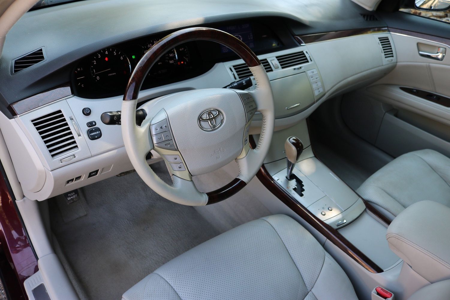 2008 Toyota Avalon Limited Victory Motors of Colorado