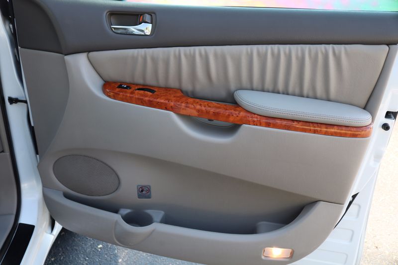 US Toyota Sienna limited 純正グリル 訳あり US Toyota Sienna limited 純正グリル 訳あり US Toyota Sienna
