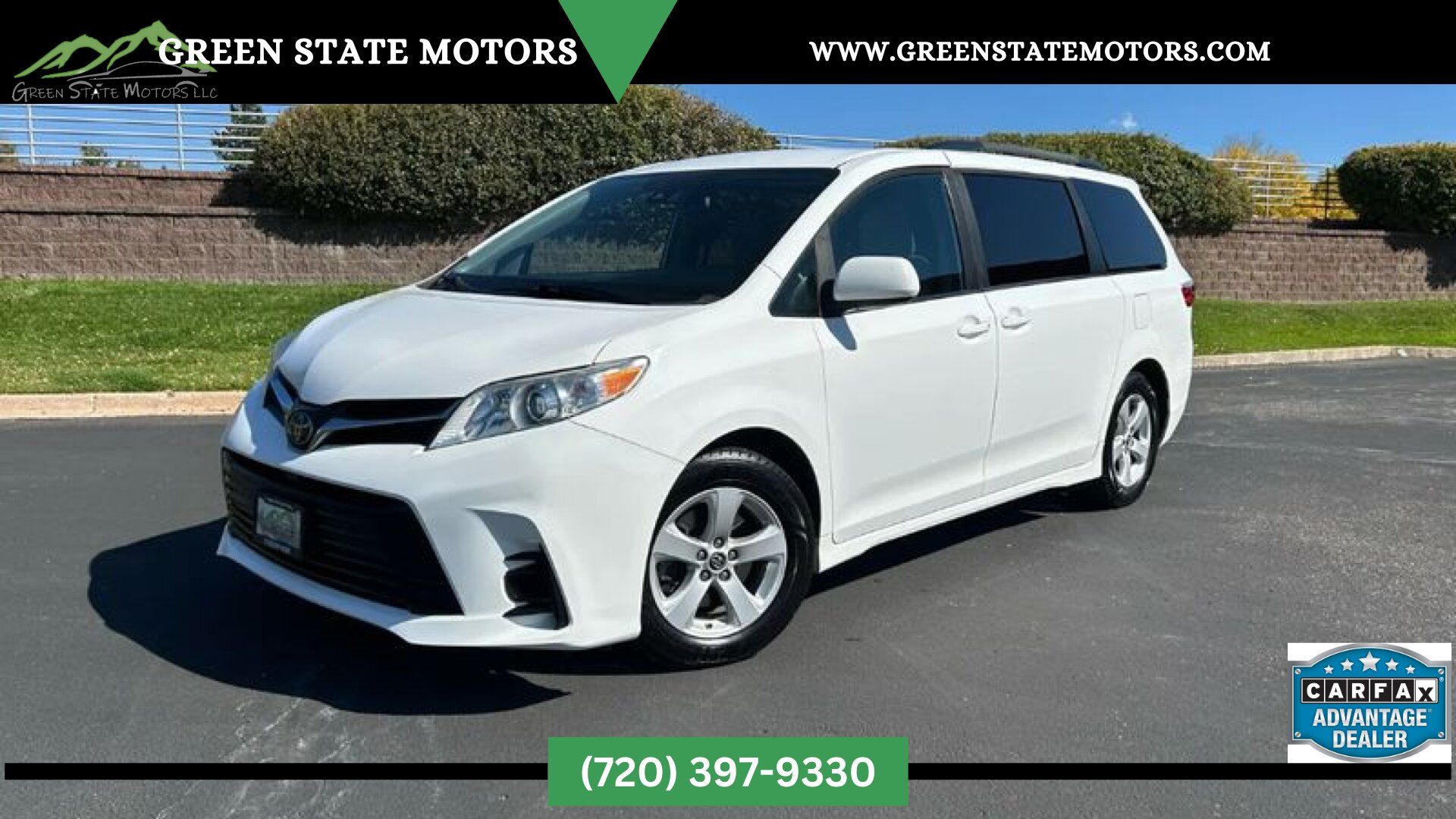 2019 Toyota Sienna LE's photo