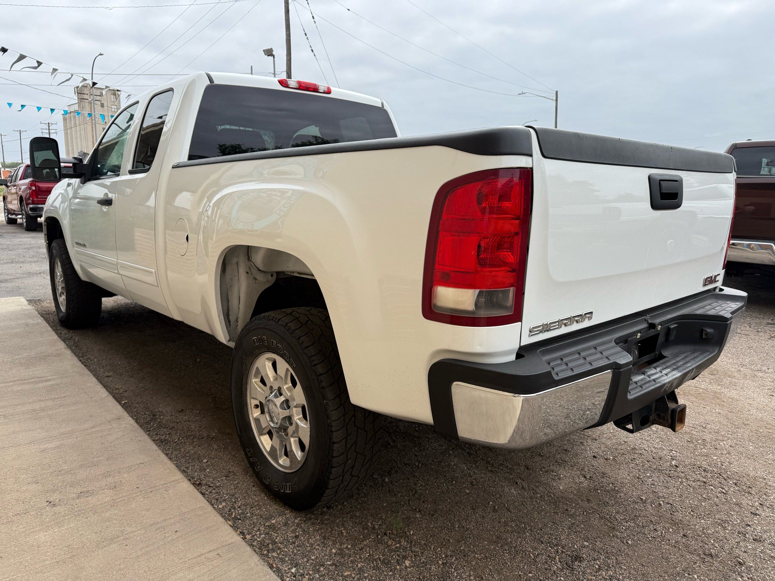 2013 Gmc Sierra SLE photo 4