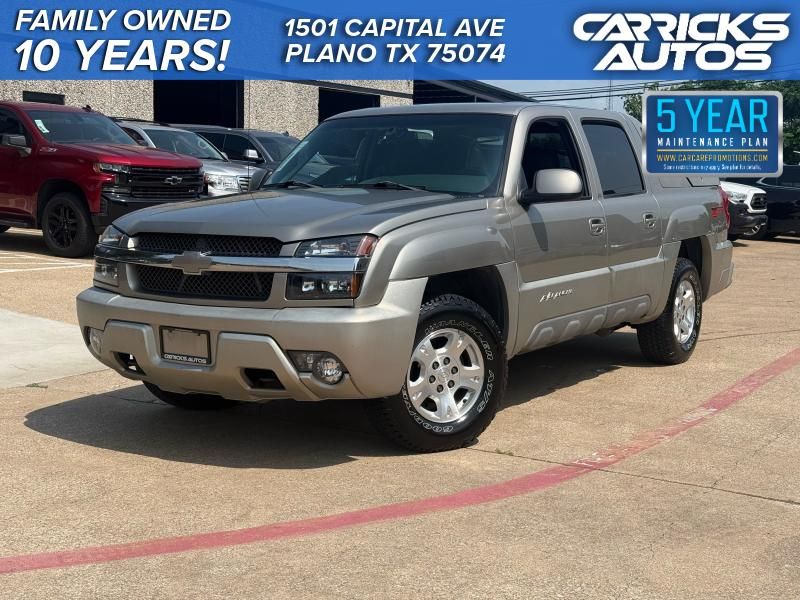 Silver 2002 Chevrolet Avalanche Pickup Truck Rear-Wheel Drive 4-Speed Automatic