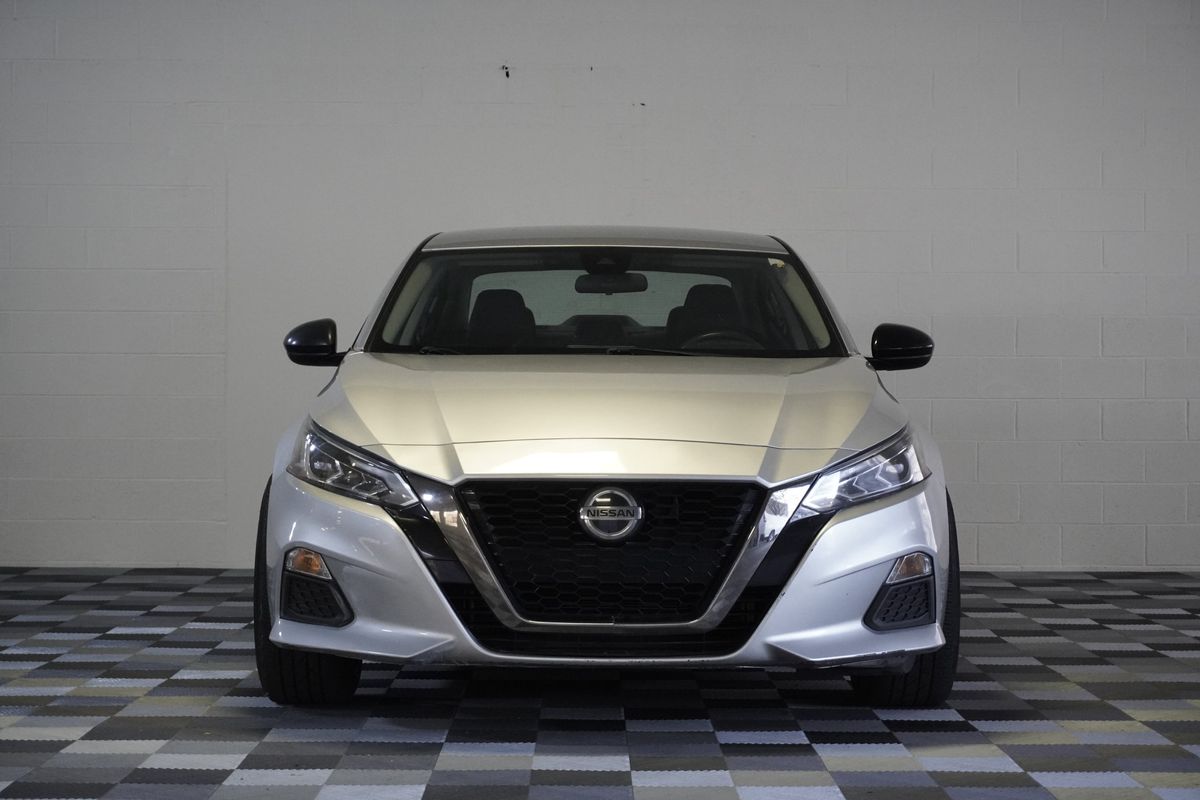 2020 Nissan Altima SR FWD