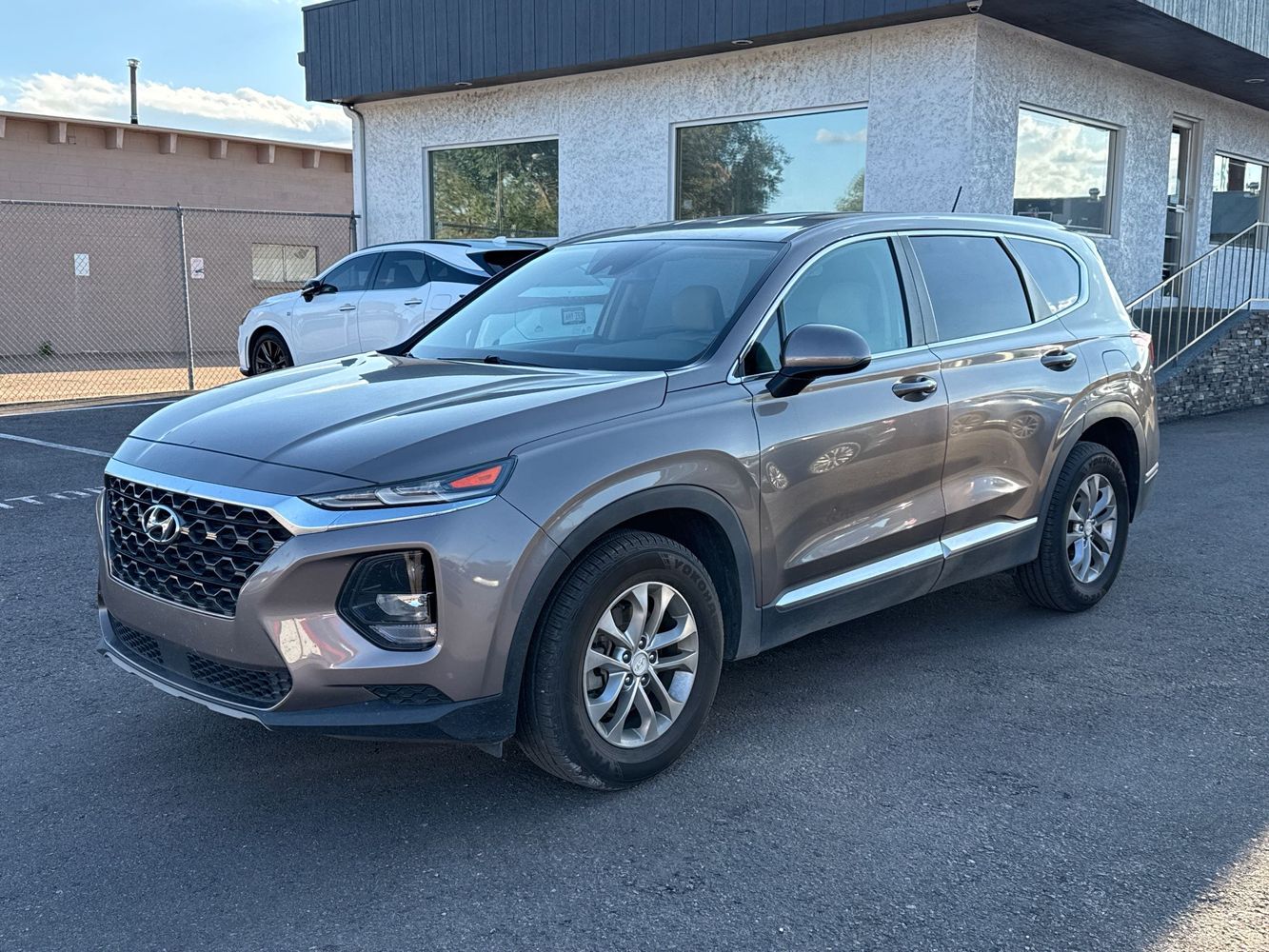 2019 Hyundai Santa Fe SE photo 3