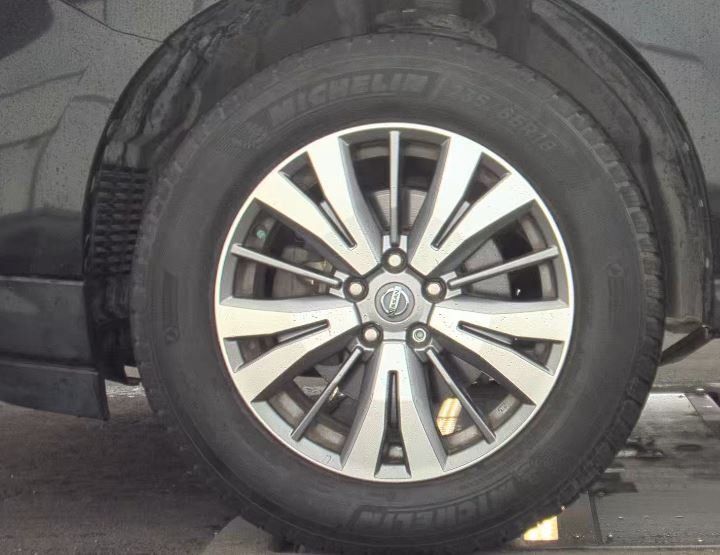 2019 Nissan Pathfinder SL photo 5